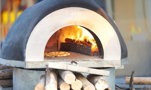 Guida all’acquisto del forno pizza a legna: come scegliere il migliore per la tua cucina all’aperto